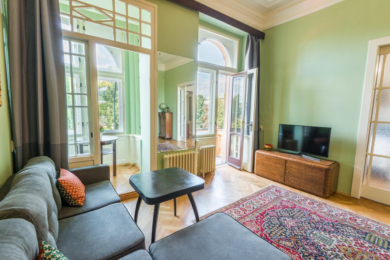 פראג Riverside Apartment With A Balcony מראה חיצוני תמונה